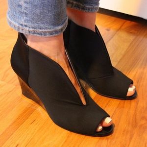 Bandolino black wedges/booties